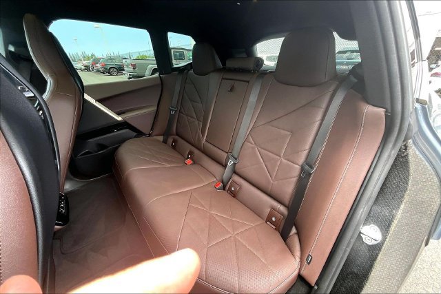 Used 2024 BMW iX xDrive50 w/ Premium Package AWD/4WD image 27