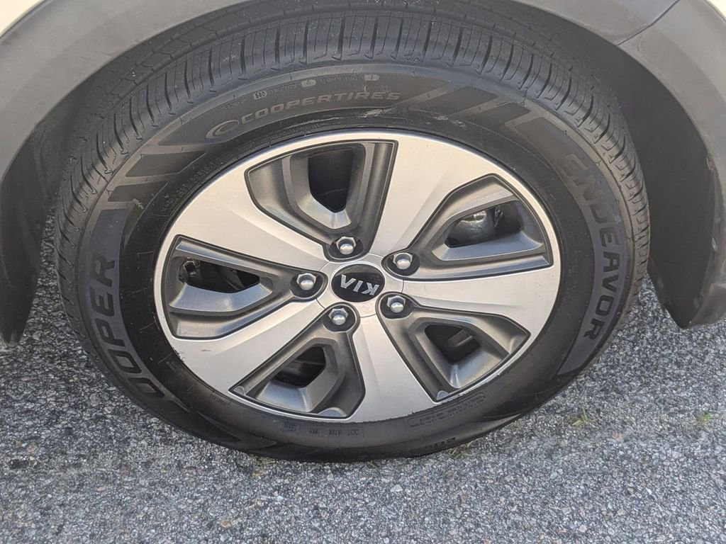 Used 2019 Kia Niro LX FWD image 14