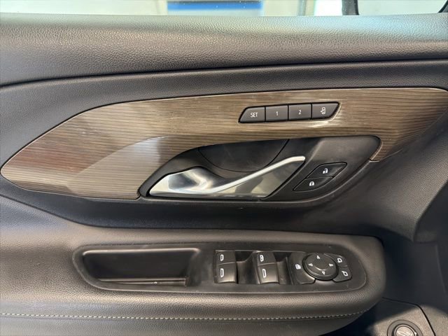 Used 2023 GMC Terrain Denali w/ Denali Premium Package image 38