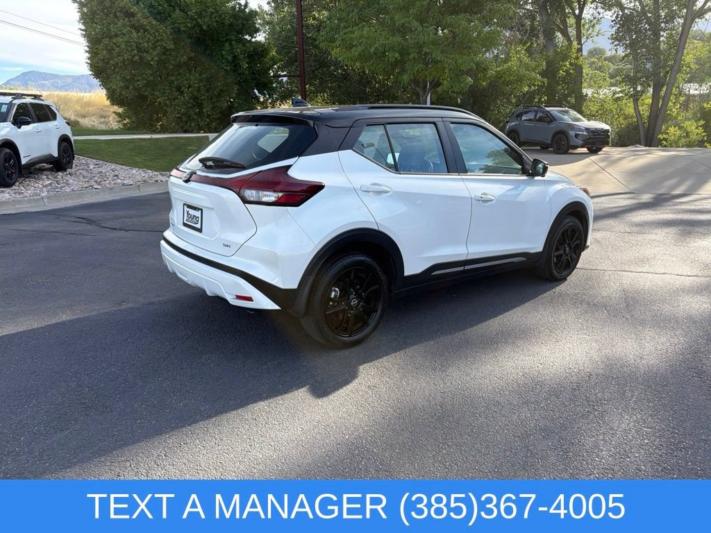 Used 2023 Nissan Kicks SR w/ SR Premium Package FWD image 3
