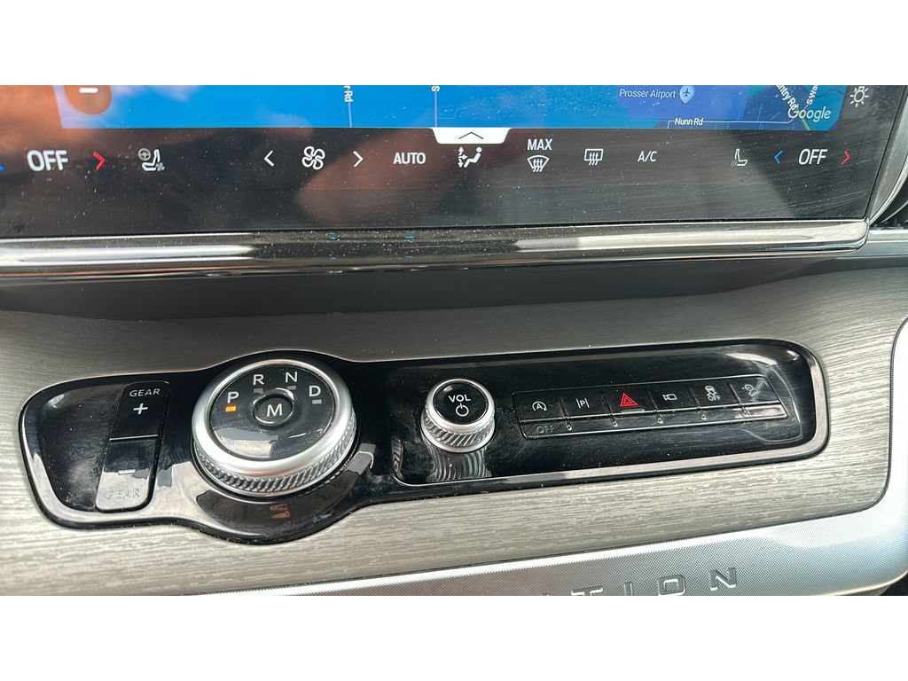 Used 2025 Ford Expedition Max Platinum AWD/4WD image 16