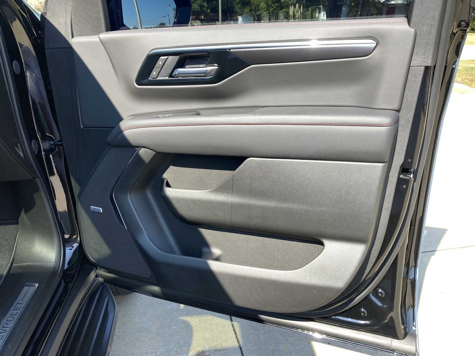 New 2025 Chevrolet Suburban RST w/ Advanced Technology Package image 27