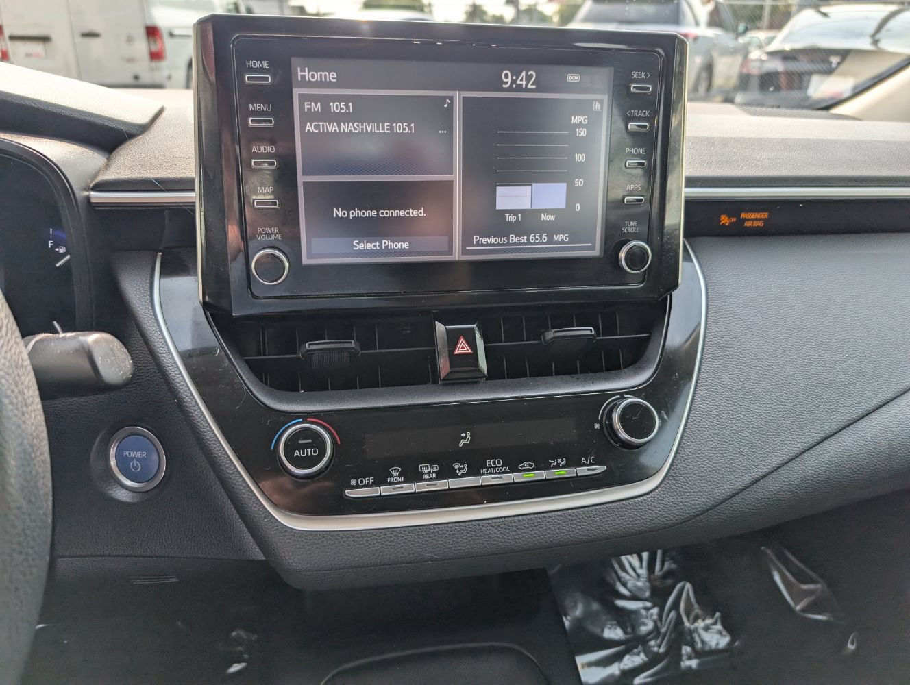 Used 2020 Toyota Corolla LE FWD image 22