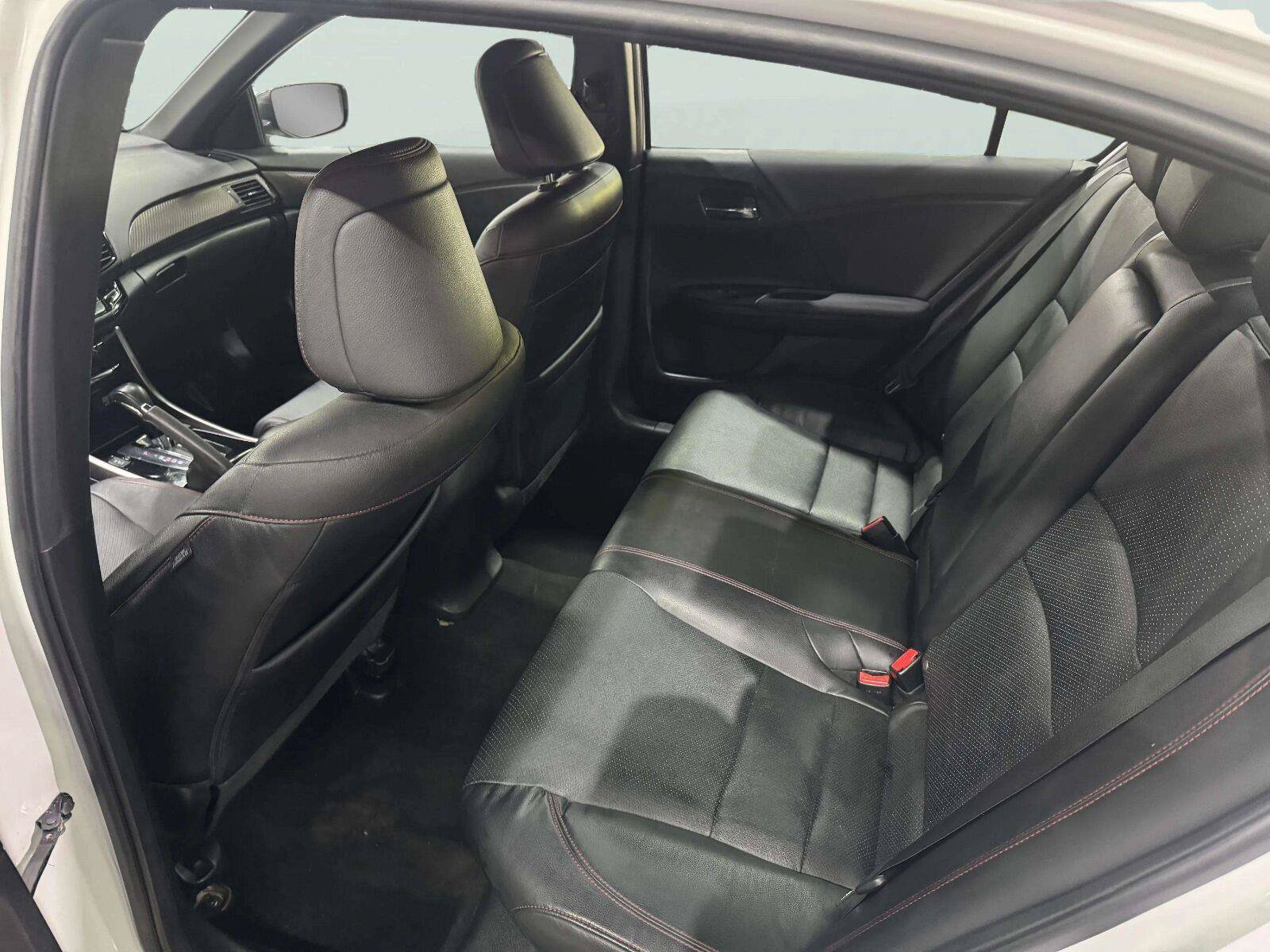 Used 2017 Honda Accord Sport Special Edition image 28
