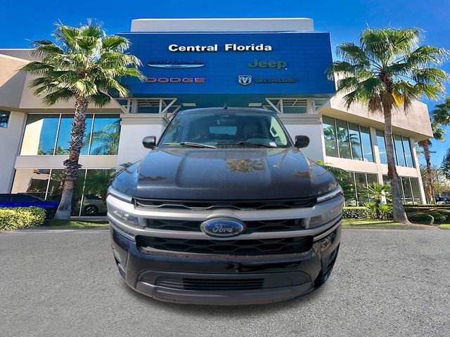 Used 2024 Ford Expedition Max XLT image 3