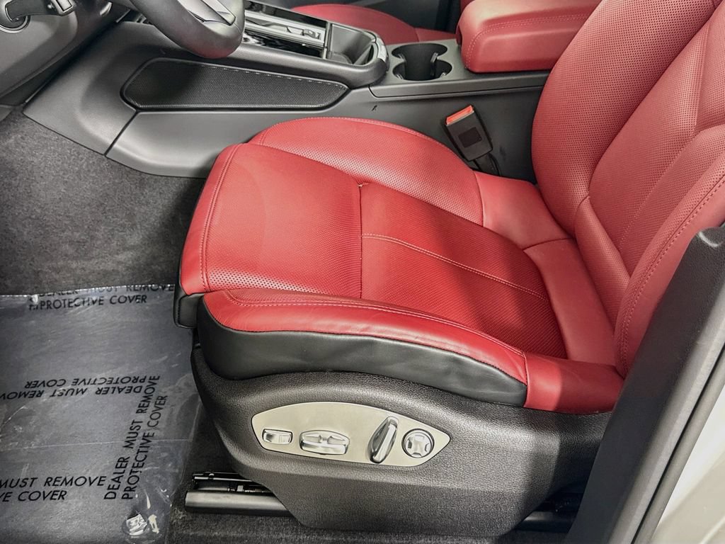 Certified 2026 Porsche Macan AWD/4WD image 21