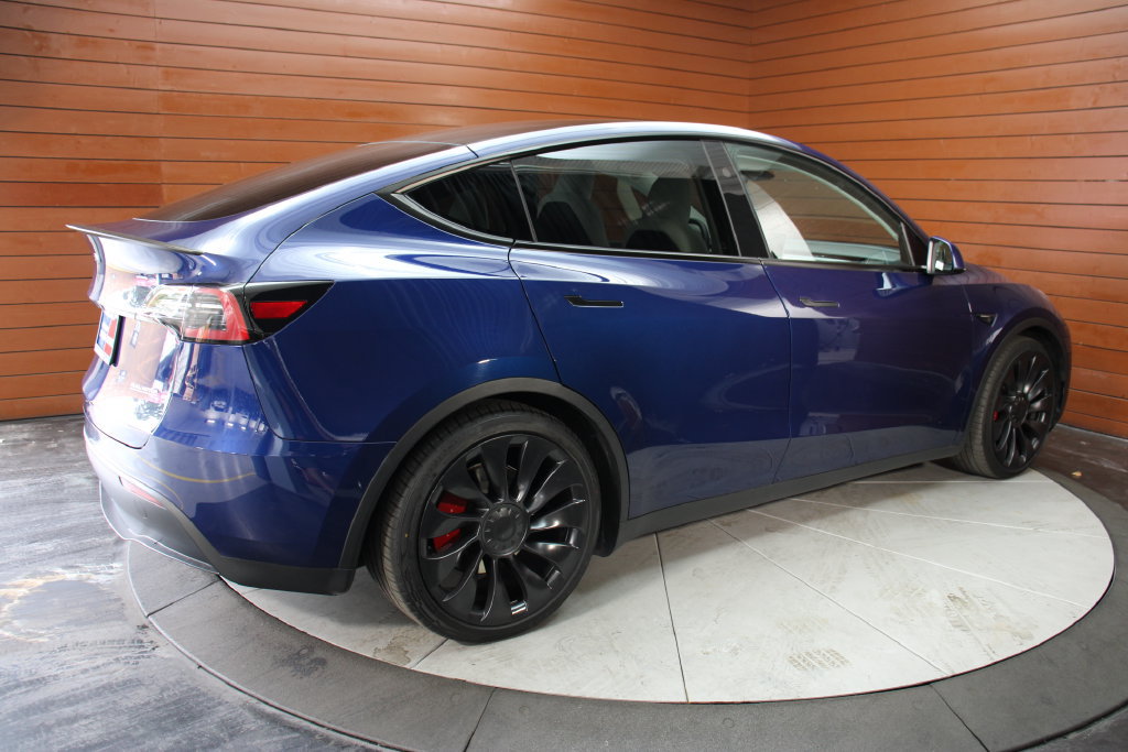Used 2023 Tesla Model Y Performance AWD/4WD image 36