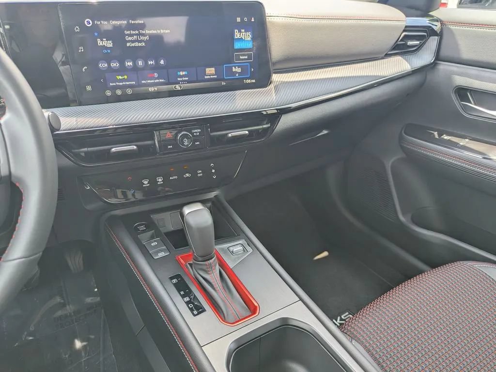 Certified 2026 Nissan Kicks SR FWD image 19