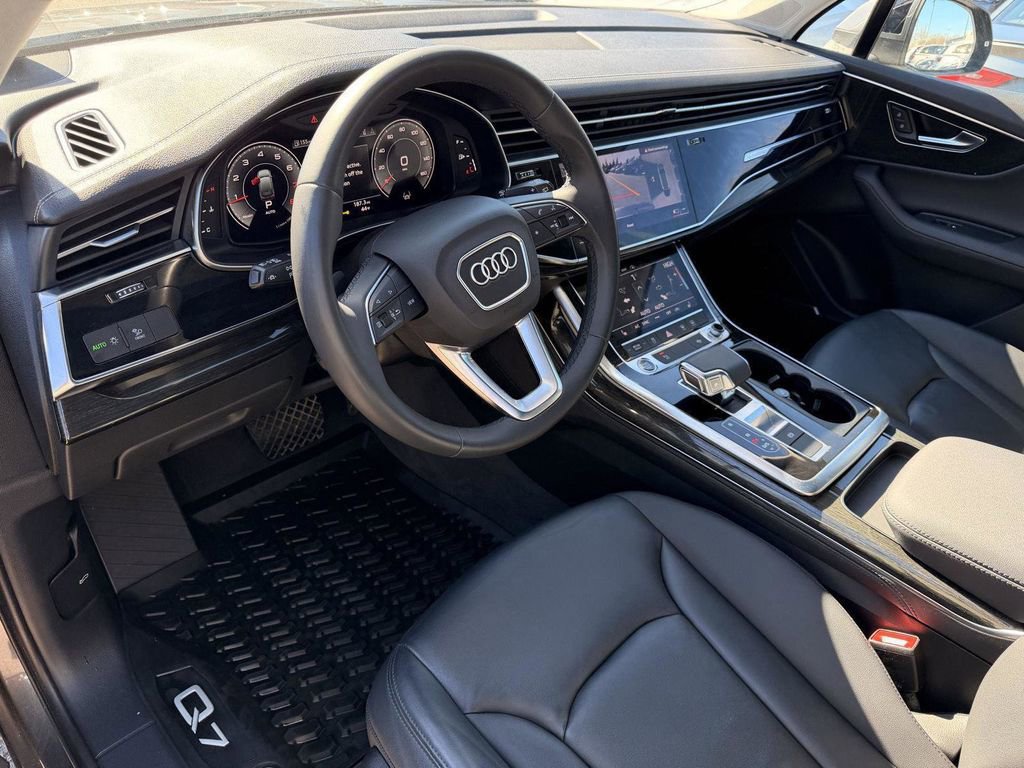 Used 2023 Audi Q7 2.0T Premium Plus w/ Premium Plus Package AWD/4WD image 14