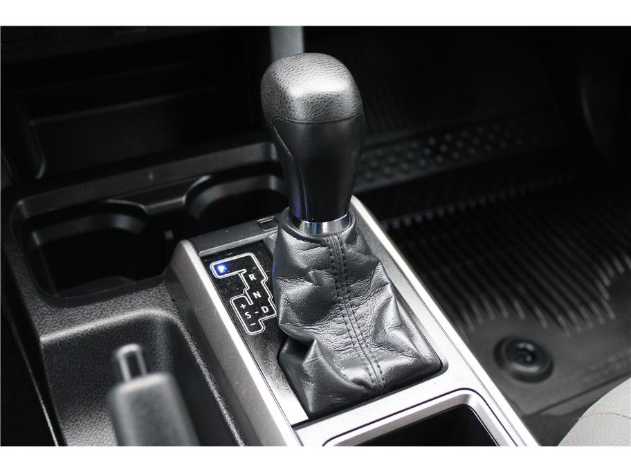 Used 2022 Toyota Tacoma SR5 w/ Technology Package AWD/4WD image 29