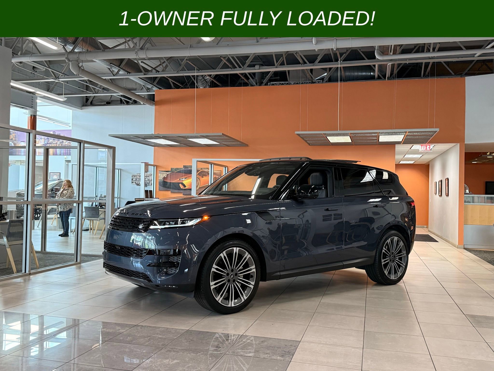 Used 2025 Land Rover Range Rover Sport SE AWD/4WD image 1