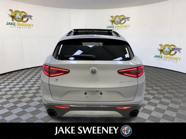 Used 2023 Alfa Romeo Stelvio Ti AWD/4WD image 9