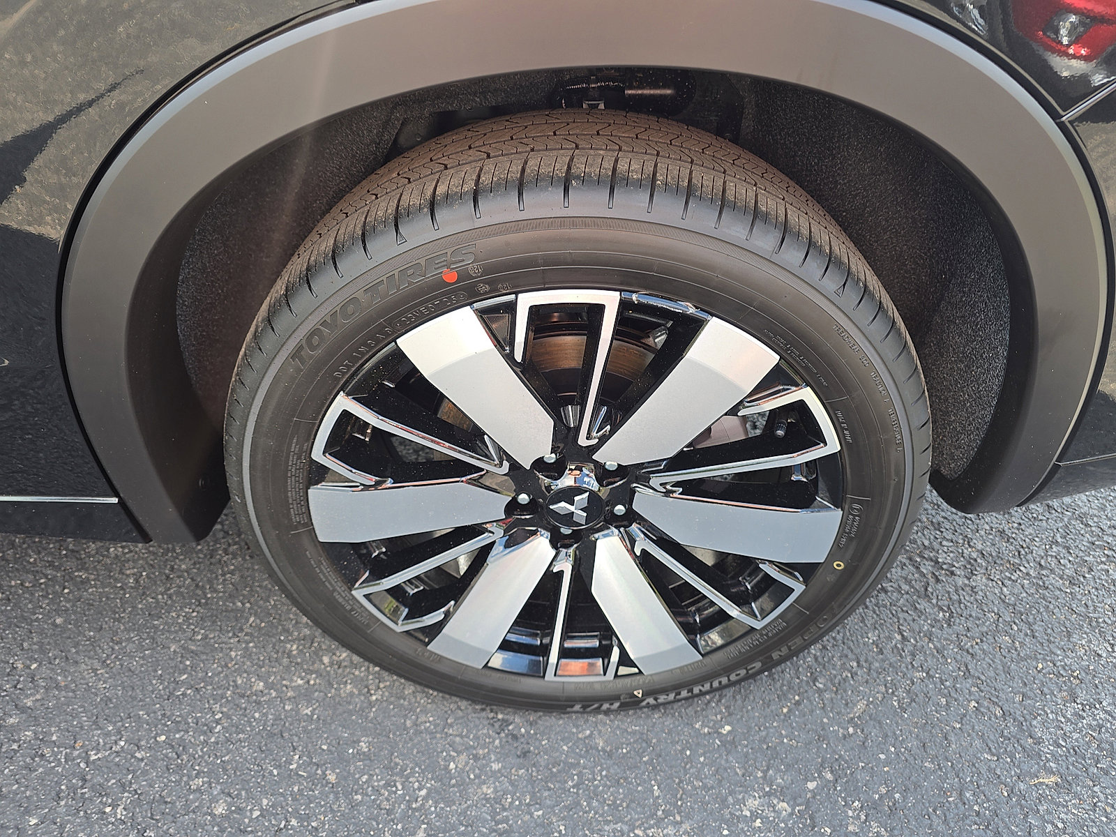 New 2025 Mitsubishi Outlander image 27