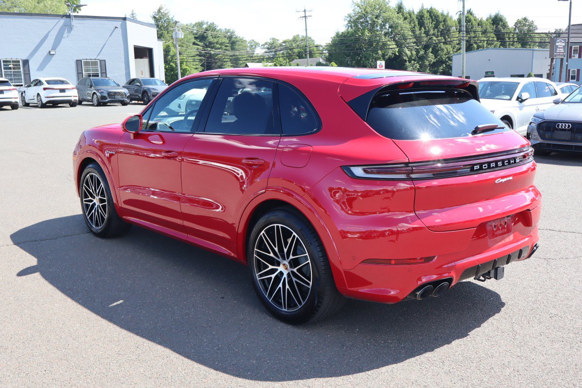 Used 2025 Porsche Cayenne E-Hybrid AWD/4WD image 7