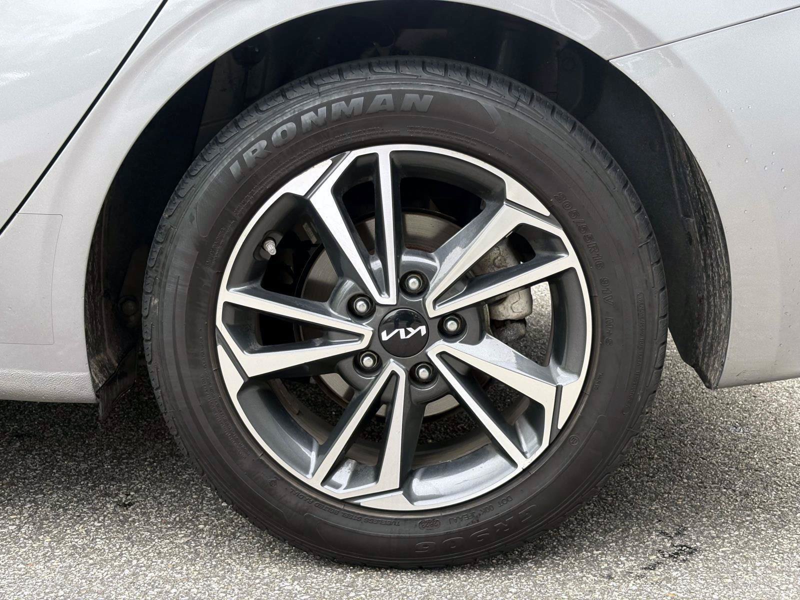 Certified 2024 Kia Forte LXS FWD image 29