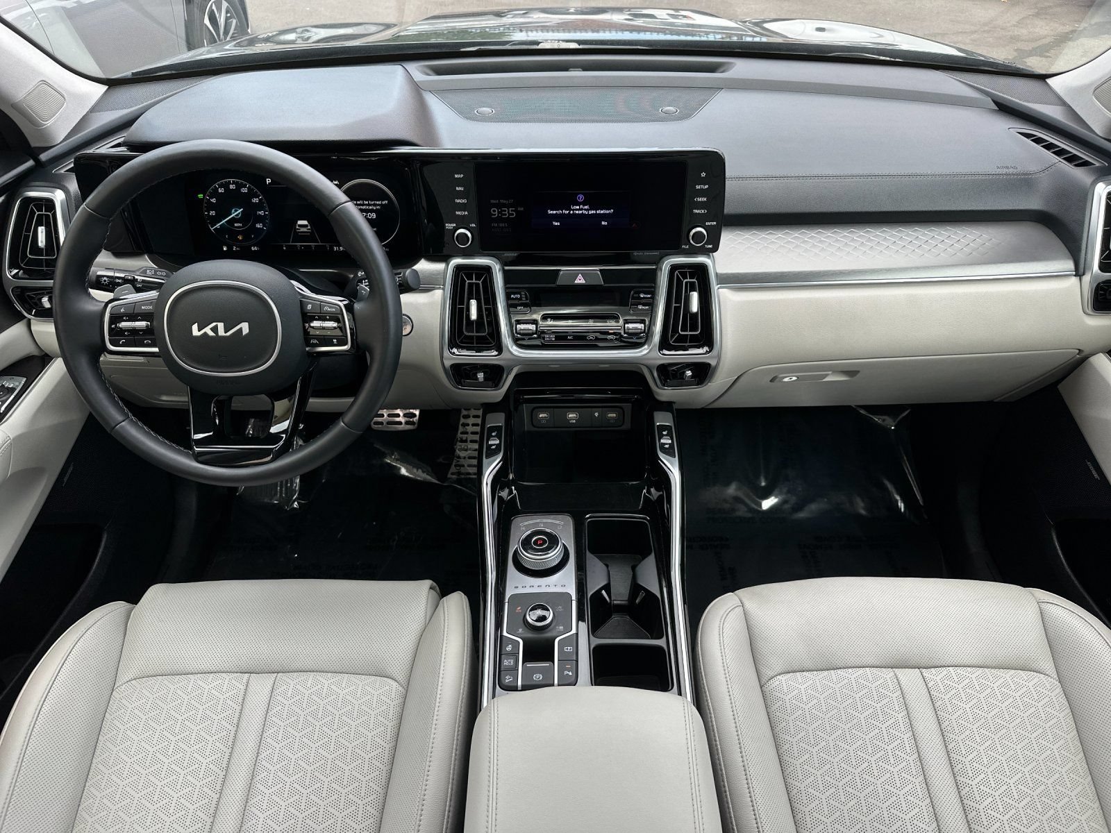Certified 2023 Kia Sorento SX Prestige w/ Panoramic Sunroof Package AWD/4WD image 18