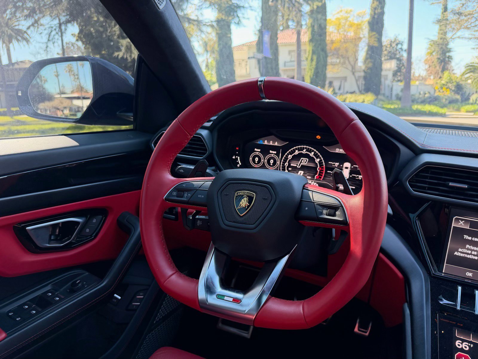 Used 2022 Lamborghini Urus image 11