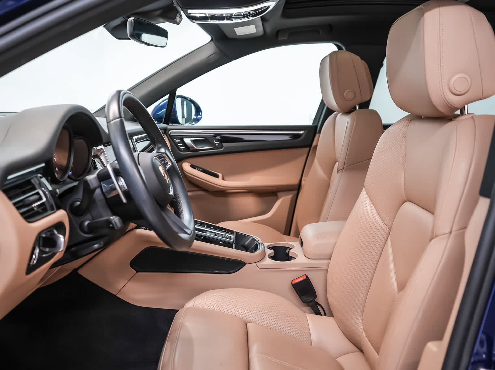 Certified 2024 Porsche Macan AWD/4WD image 21