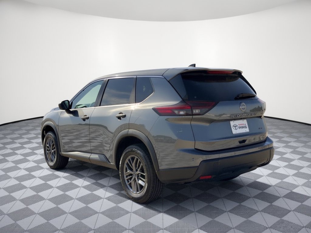 Used 2024 Nissan Rogue S AWD/4WD image 3