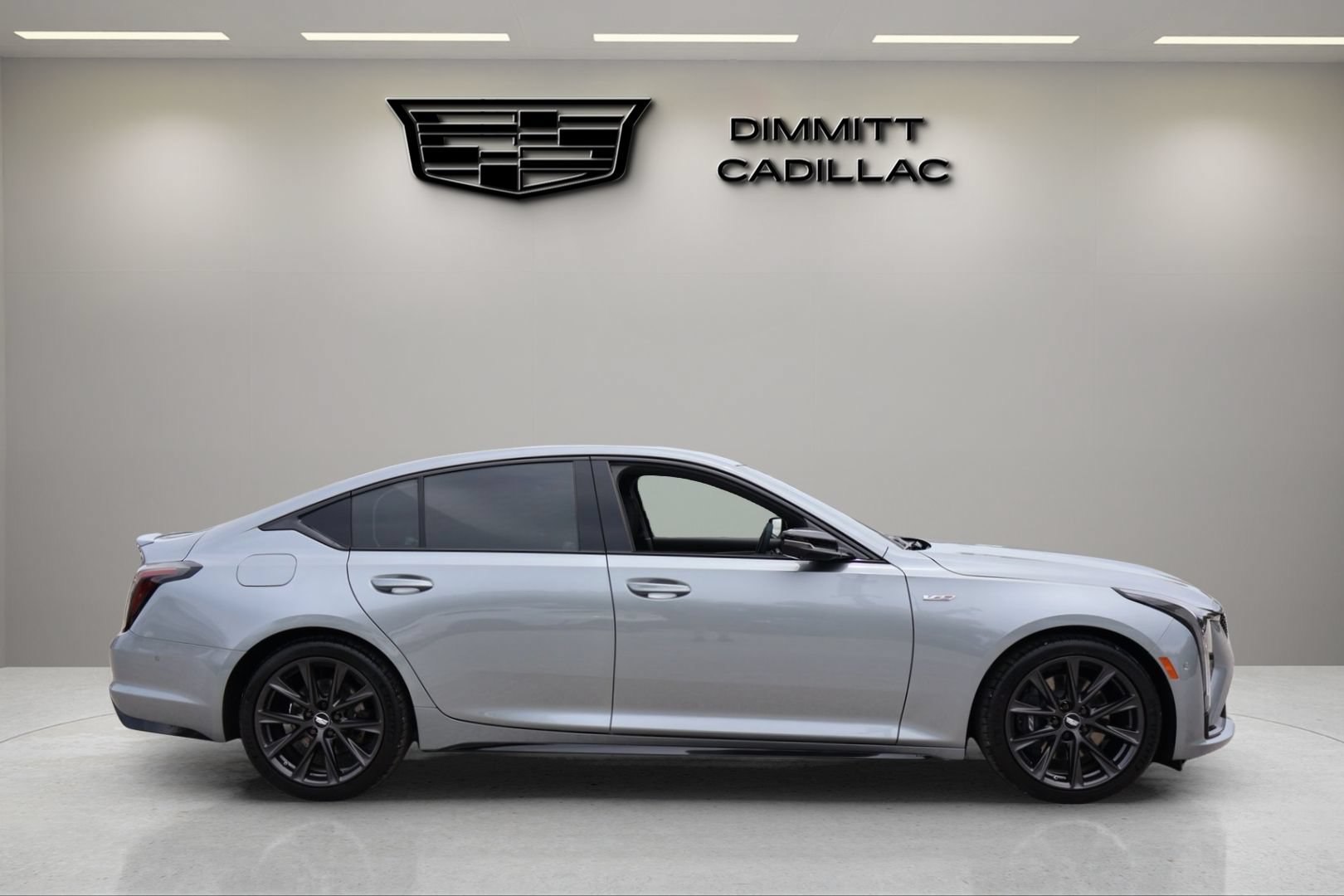 Used 2026 Cadillac CT5 V RWD image 6