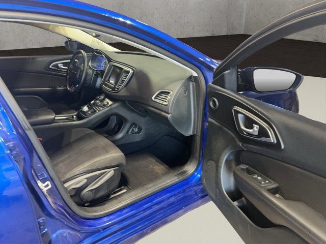 Used 2015 Chrysler 200 Limited w/ Convenience Group FWD image 33