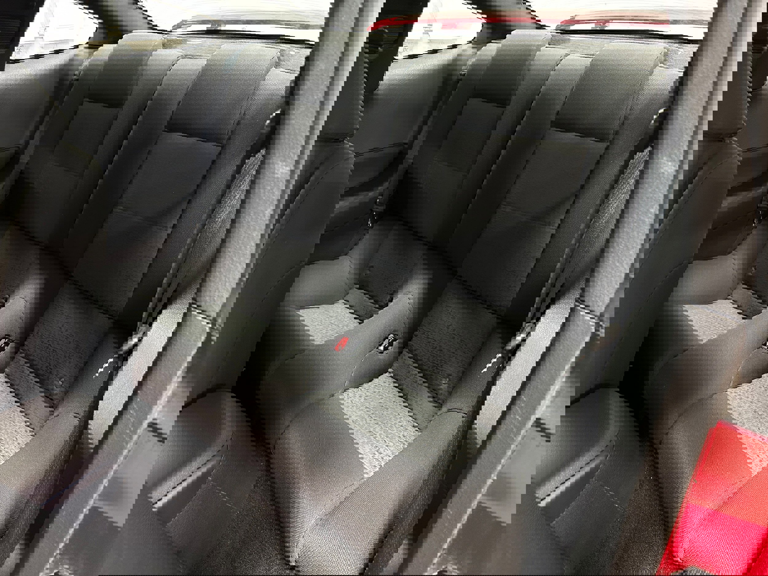 Used 2005 Ford Mustang Deluxe image 9