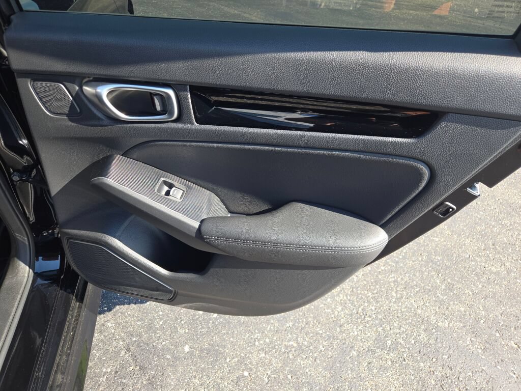 Used 2024 Honda Civic Touring image 9