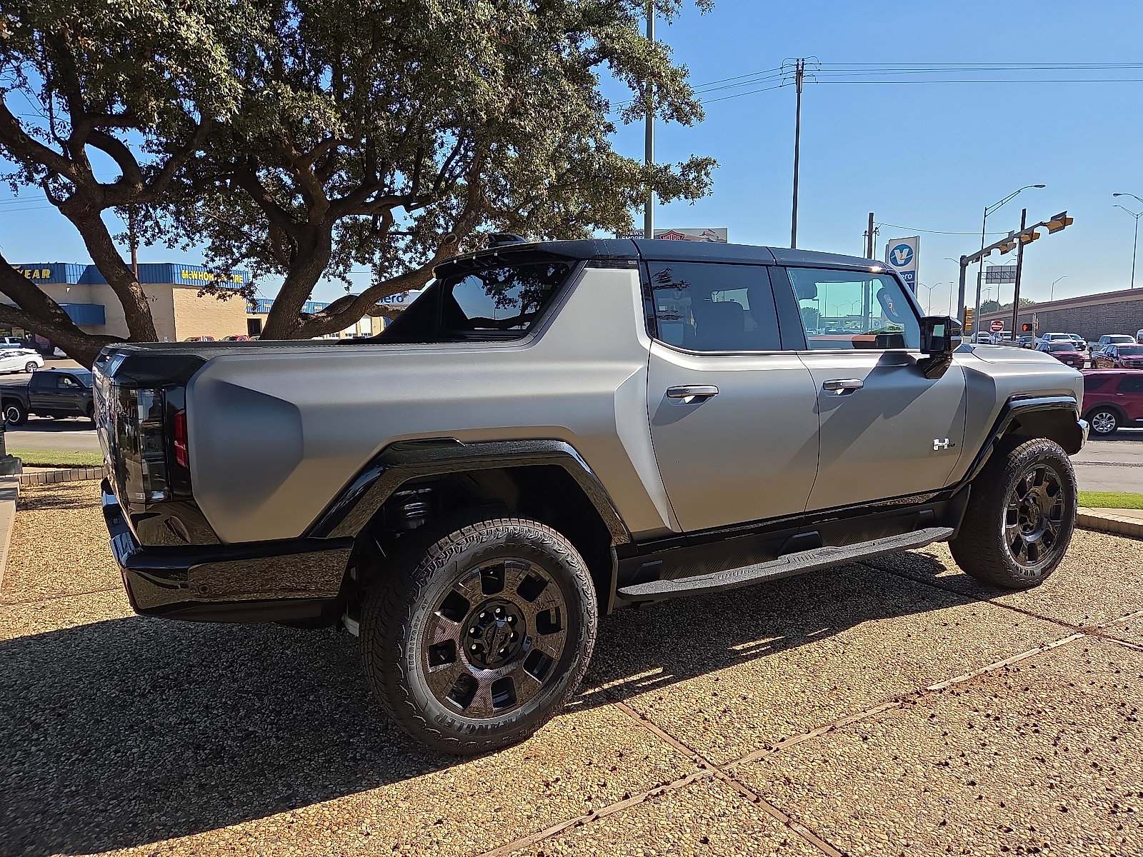 New 2026 GMC Hummer EV 4x4 Crew Cab image 4