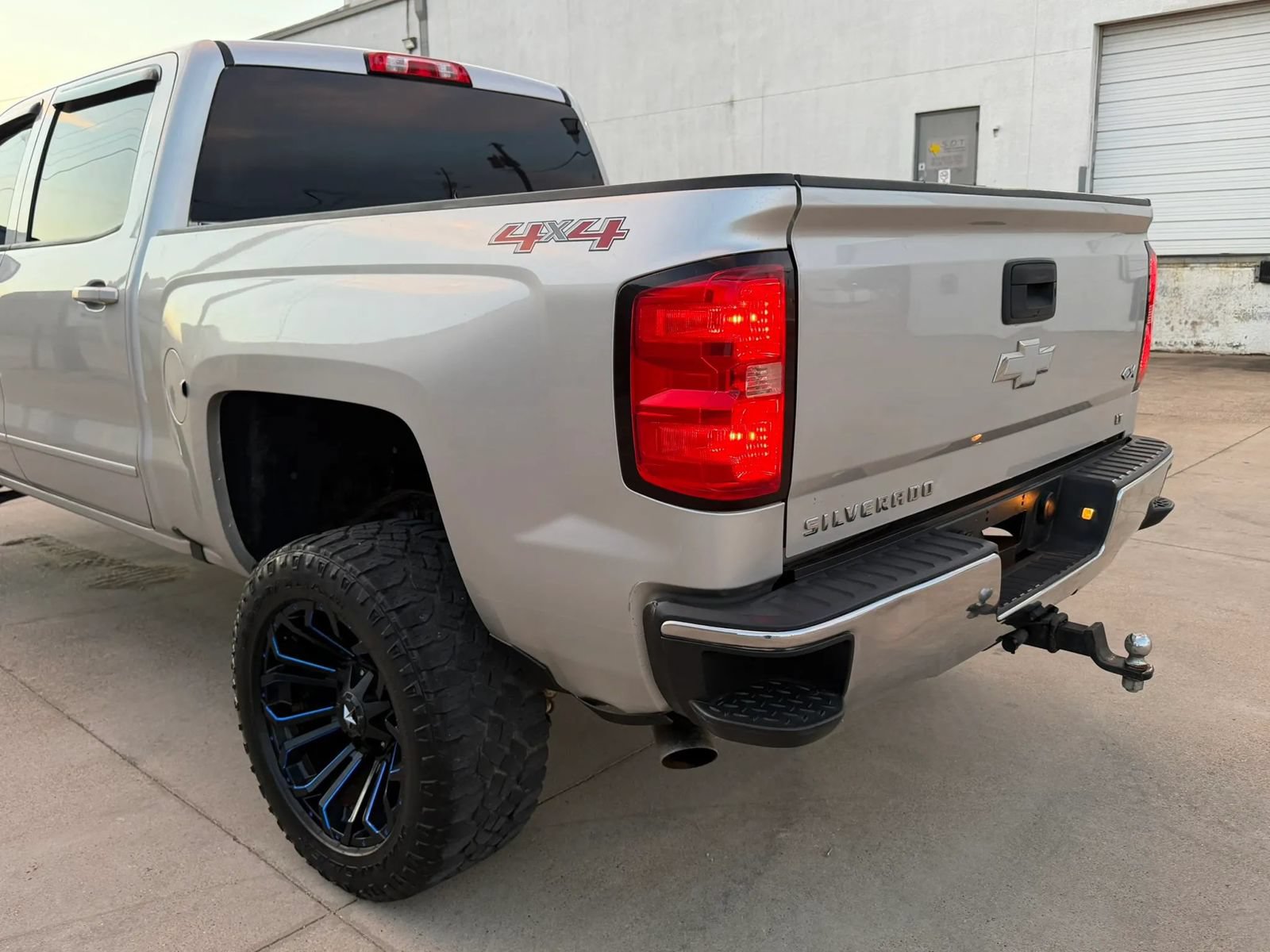 Used 2017 Chevrolet Silverado 1500 LT w/ All Star Edition AWD/4WD image 6