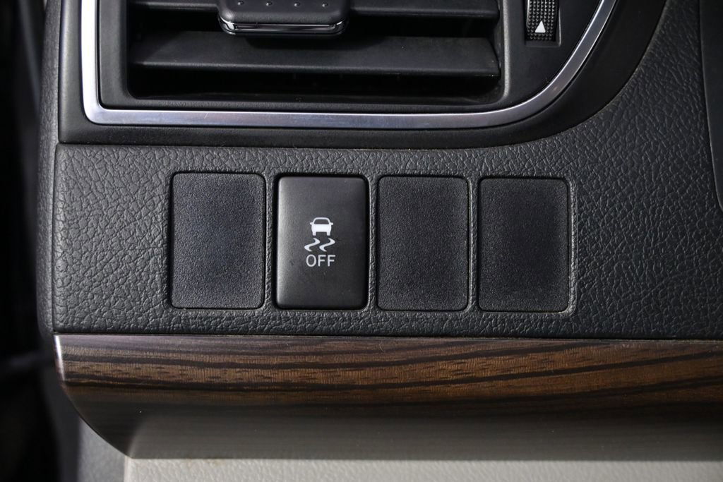 Used 2015 Toyota Camry LE image 24