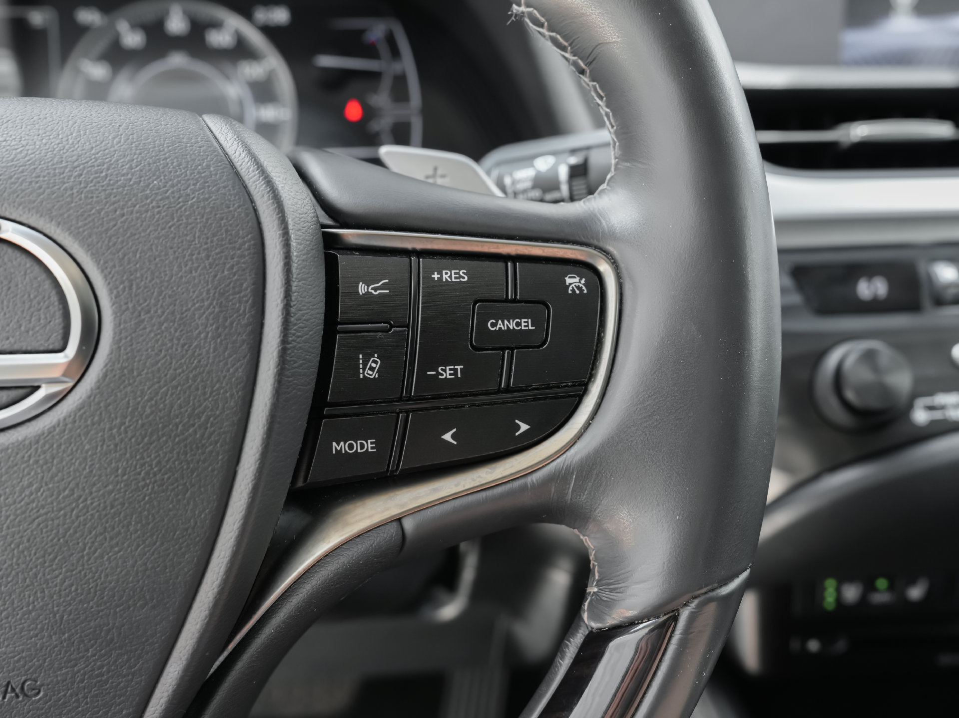 Used 2020 Lexus ES 300h w/ Premium Package FWD image 20