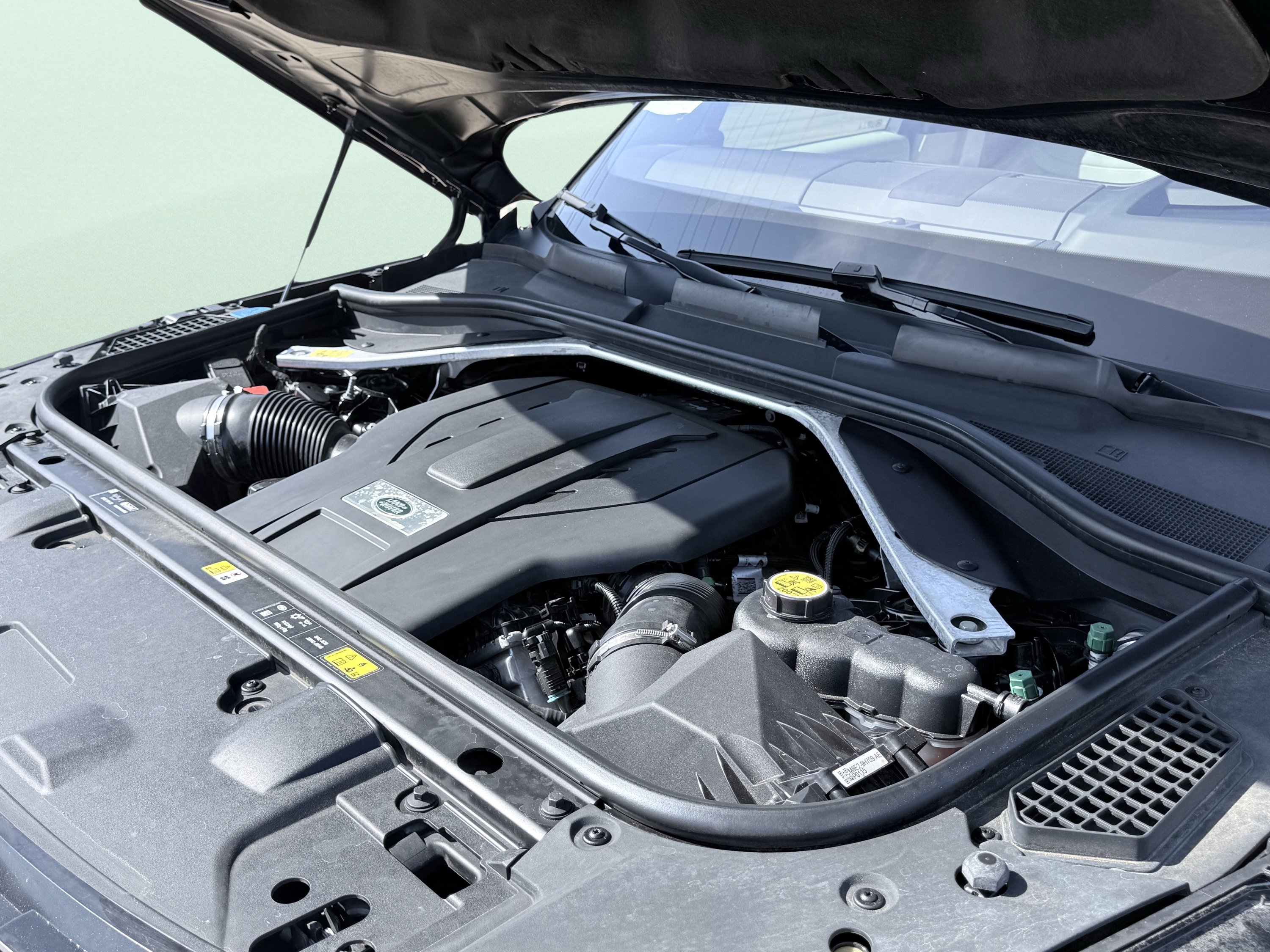 Used 2023 Land Rover Range Rover Long Wheelbase Autobiography image 28