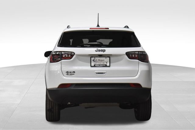 New 2026 Jeep Compass Latitude w/ Sun and Sound Group image 8