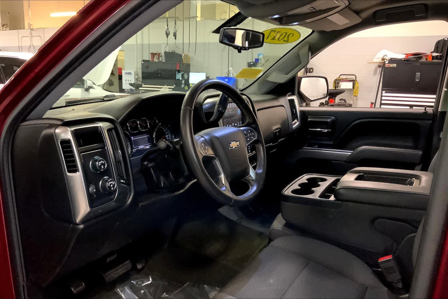 Used 2017 Chevrolet Silverado 1500 LT w/ All Star Edition AWD/4WD image 17