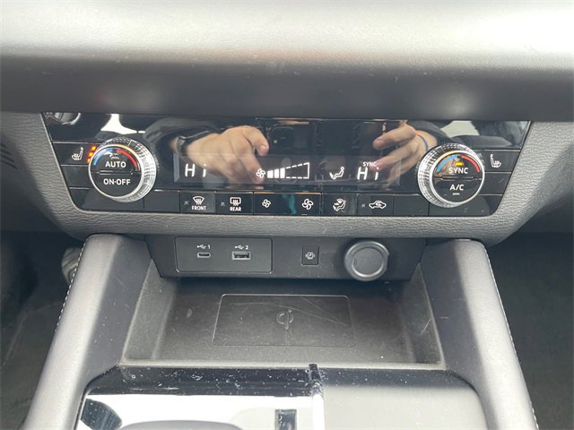 Used 2024 Mitsubishi Outlander SE image 25