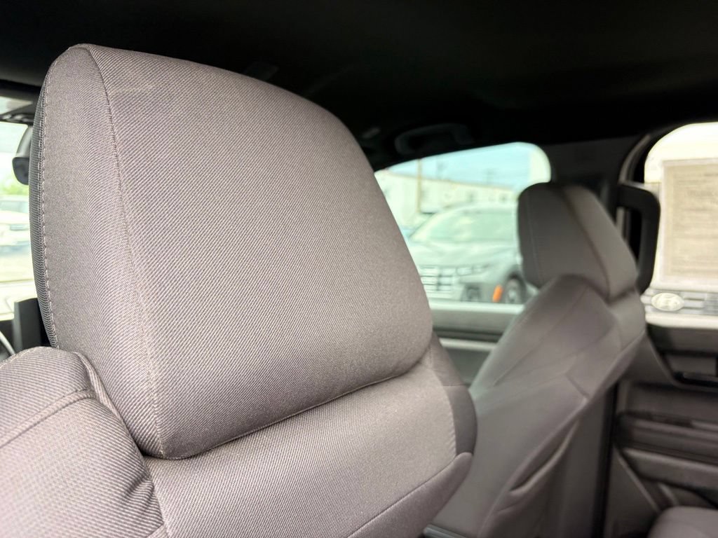 Used 2025 Toyota Tacoma SR5 AWD/4WD image 27