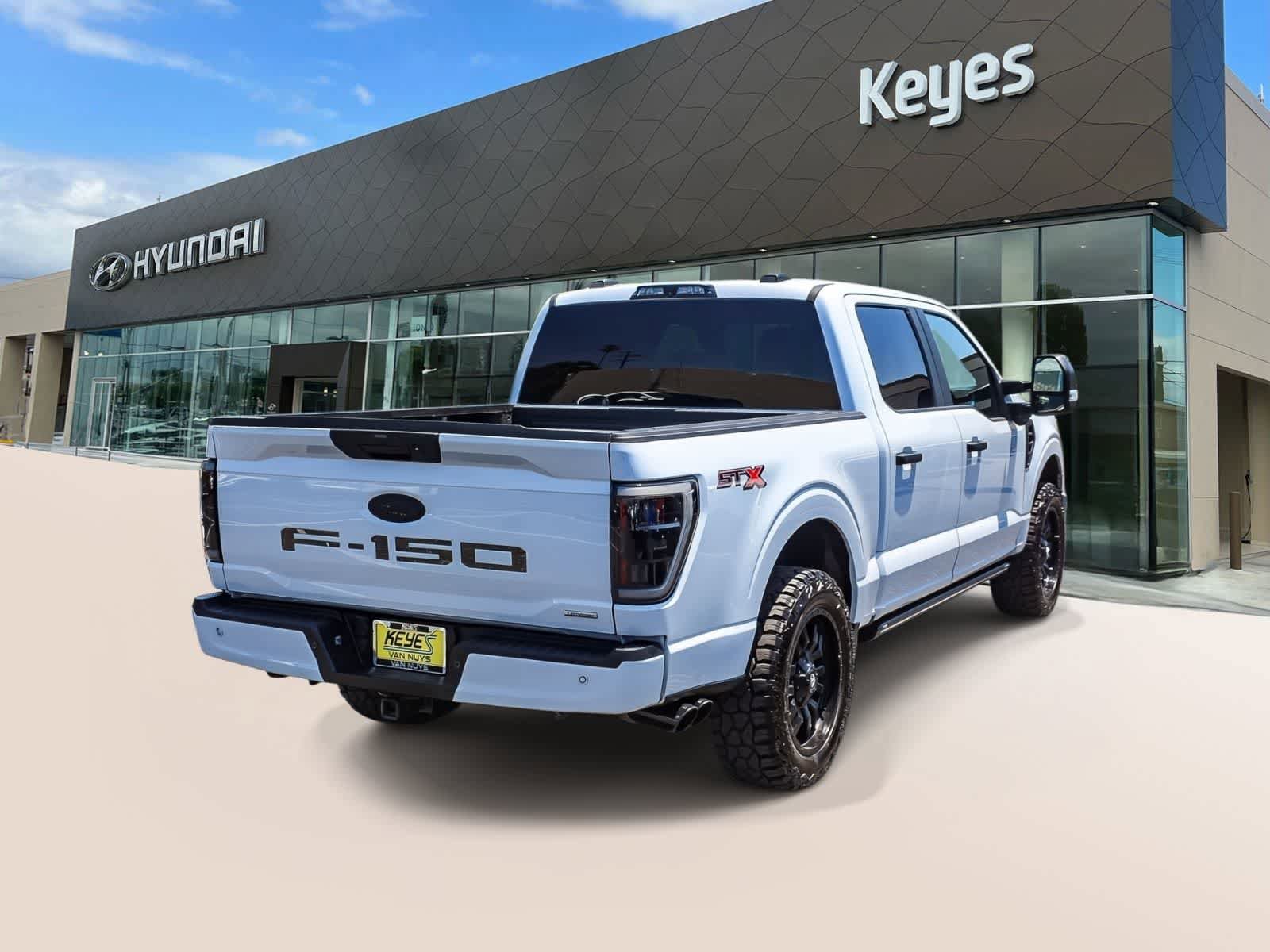 Used 2022 Ford F150 XL w/ STX Appearance Package RWD image 4
