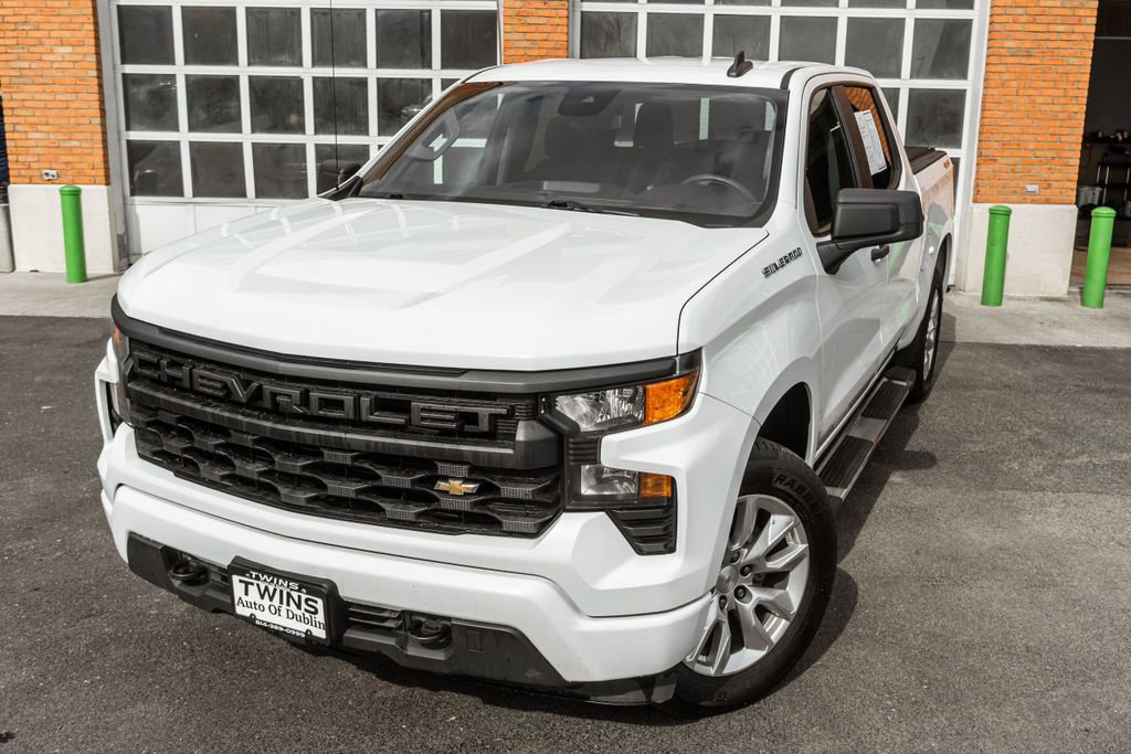 Used 2023 Chevrolet Silverado 1500 Custom image 2
