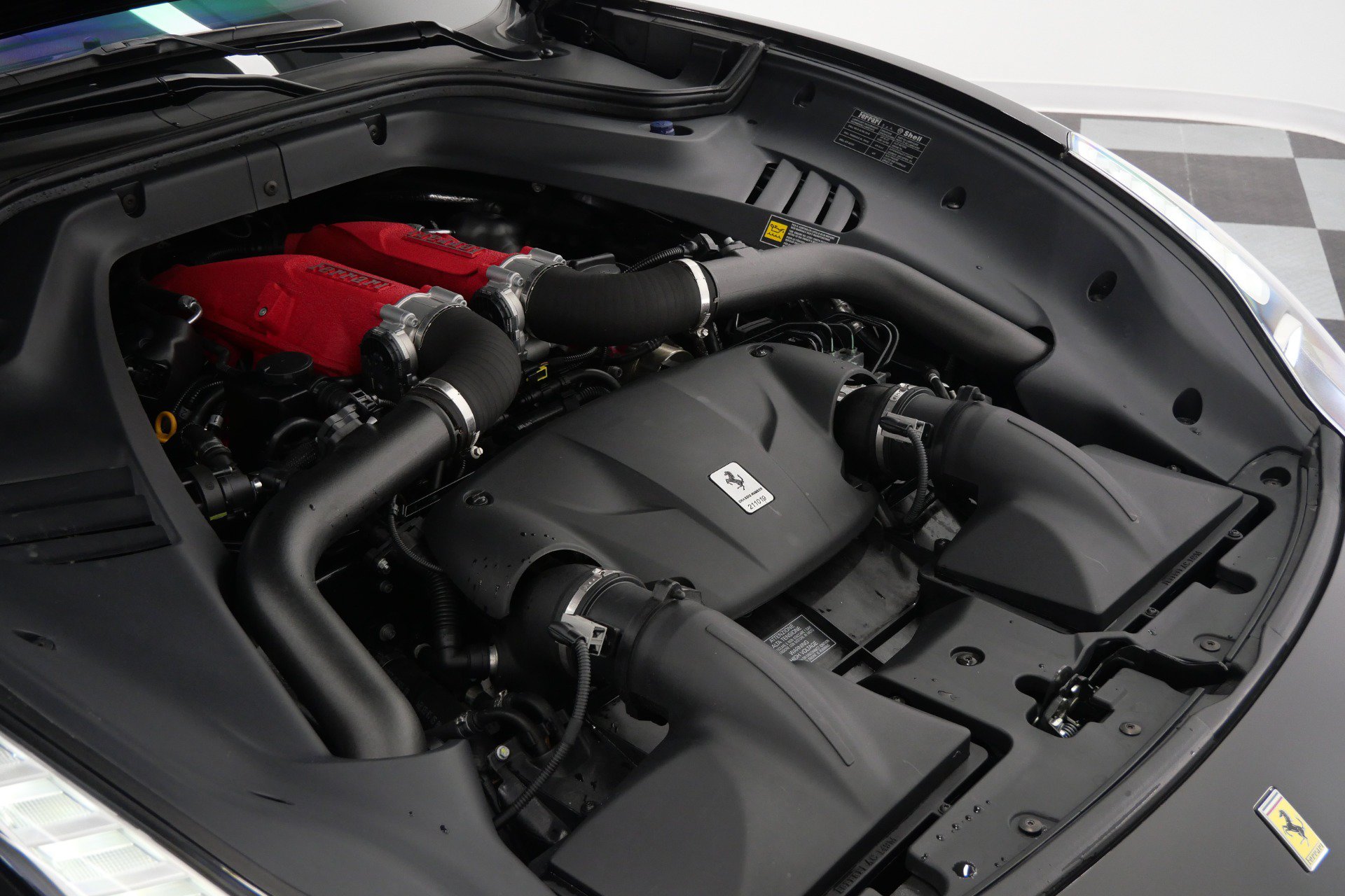 Used 2015 Ferrari California T RWD image 42