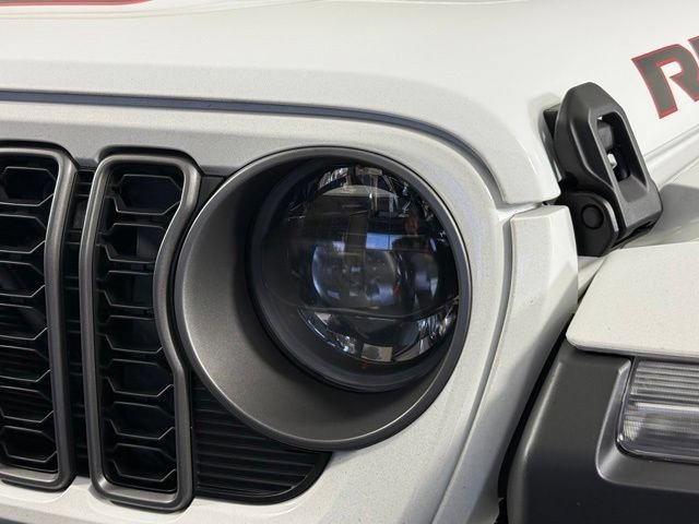 Used 2025 Jeep Gladiator Rubicon AWD/4WD image 12