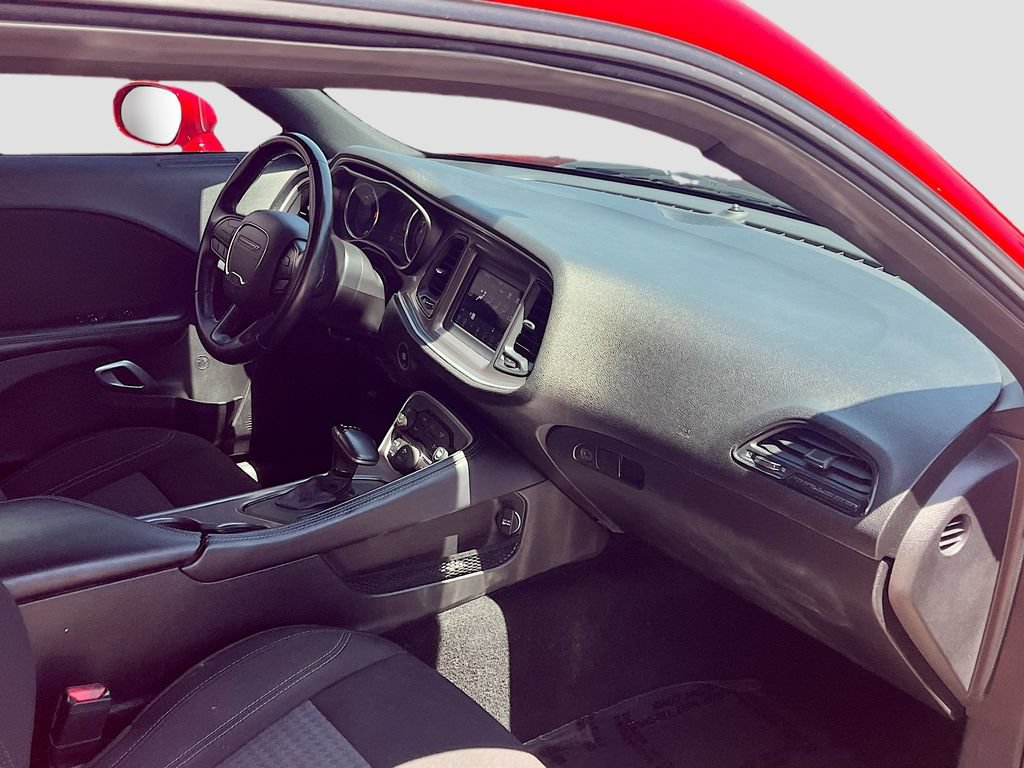 Used 2022 Dodge Challenger SXT RWD image 27