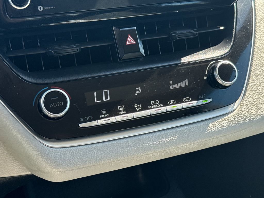 Used 2022 Toyota Corolla LE FWD image 23