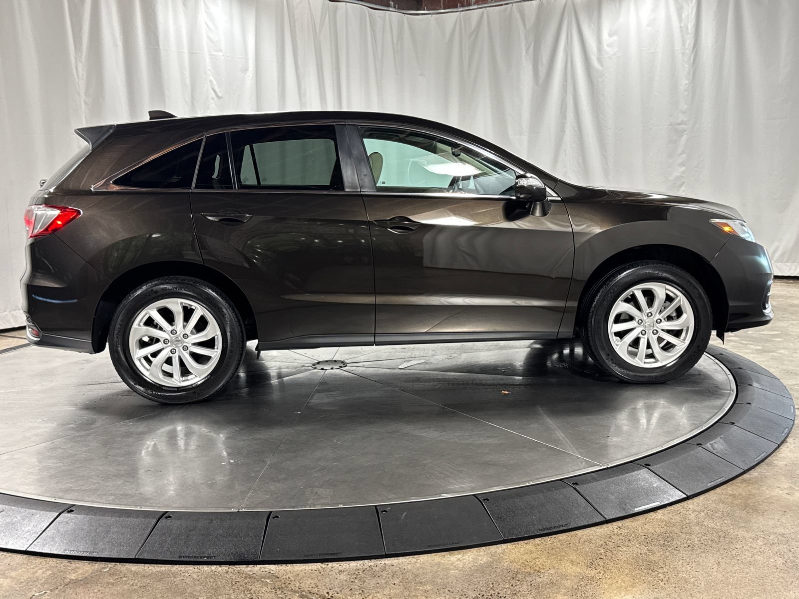 Used 2016 Acura RDX AWD w/ Technology Package image 6