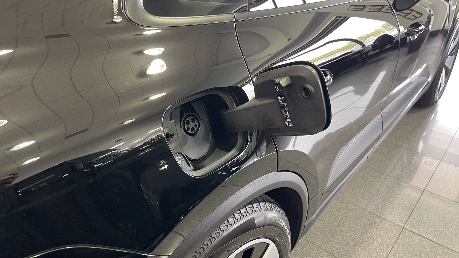 Used 2025 Porsche Macan Electric image 24