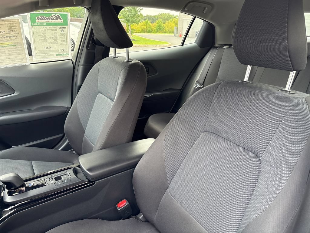 Used 2025 Toyota Prius LE FWD image 16