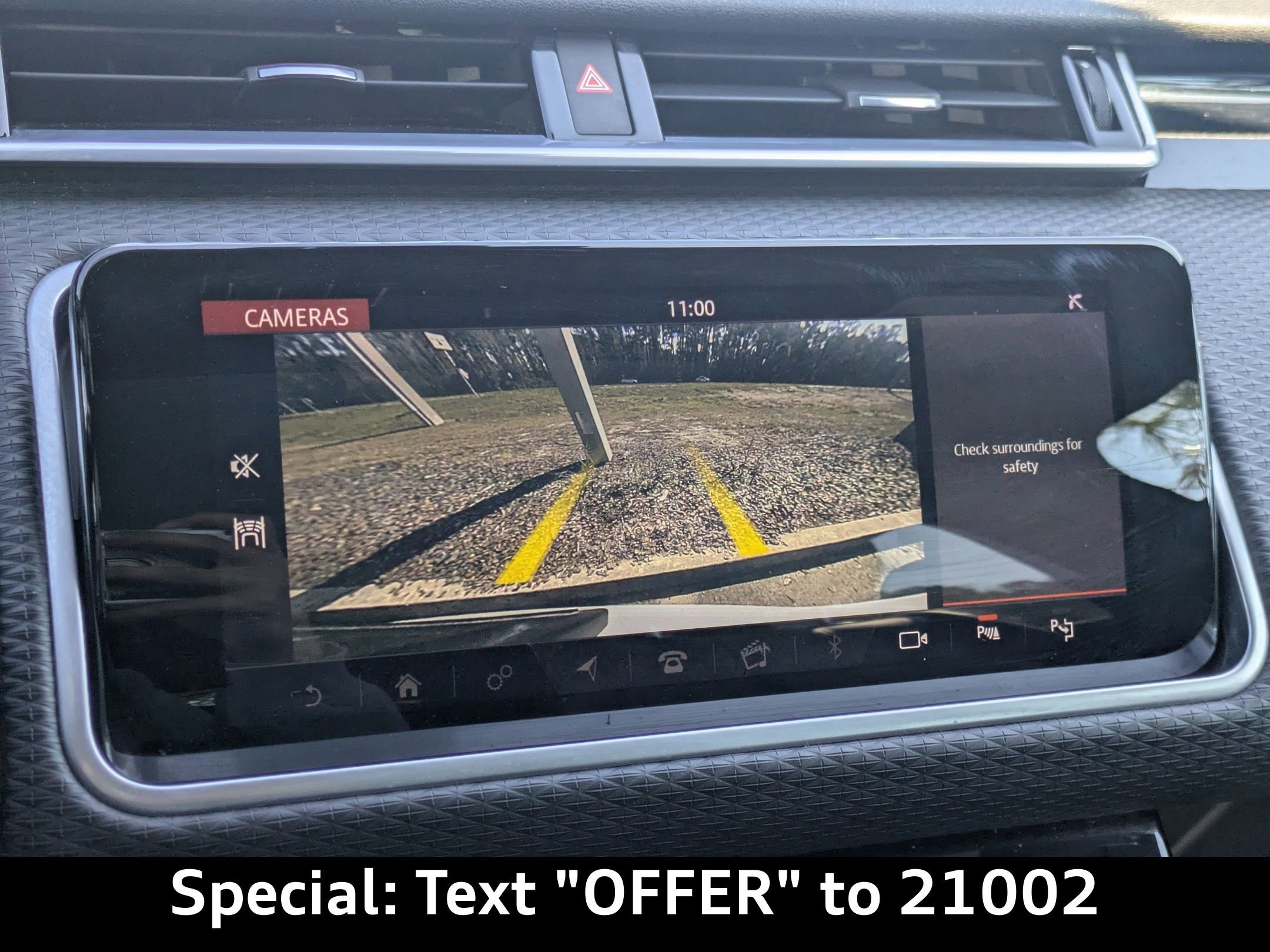 Used 2019 Land Rover Range Rover Velar R-Dynamic SE image 24