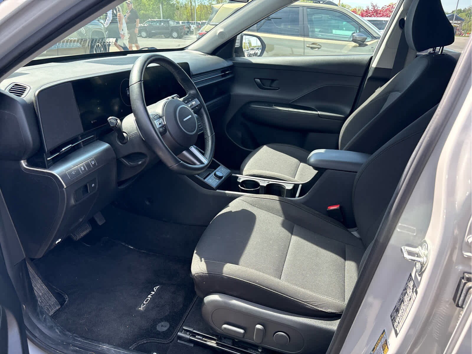 Used 2024 Hyundai Kona SEL w/ Convenience Package AWD/4WD image 4