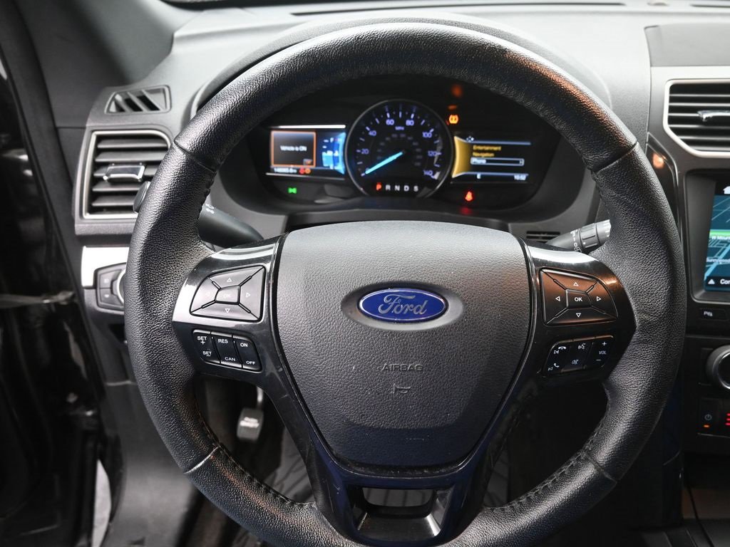 Used 2018 Ford Explorer XLT w/ Equipment Group 202A image 30