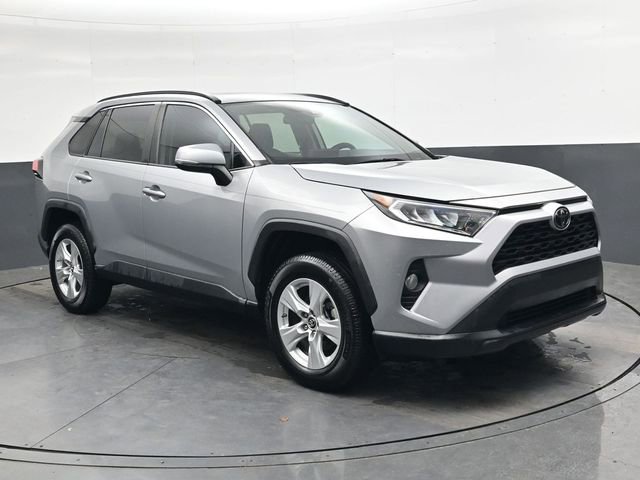 Used 2019 Toyota RAV4 XLE image 2