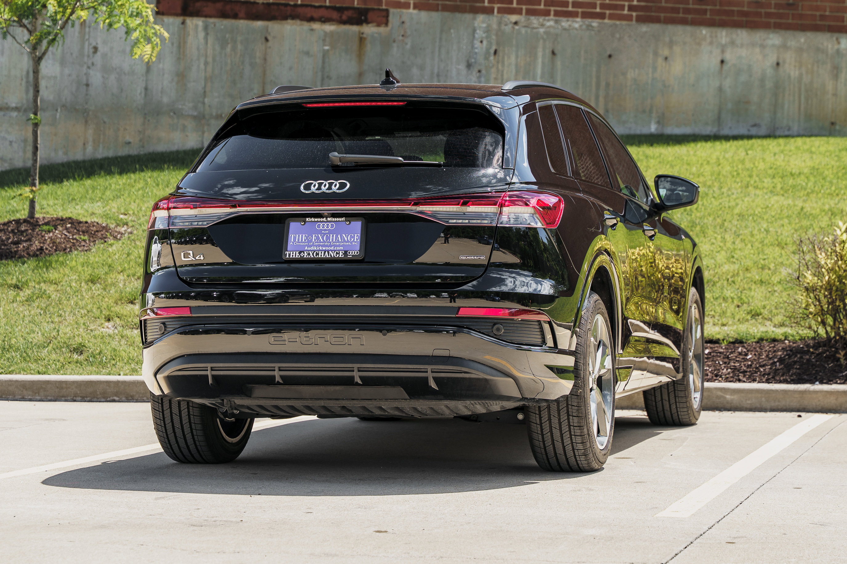 Used 2023 Audi Q4 e-tron Premium w/ Convenience Package AWD/4WD image 4